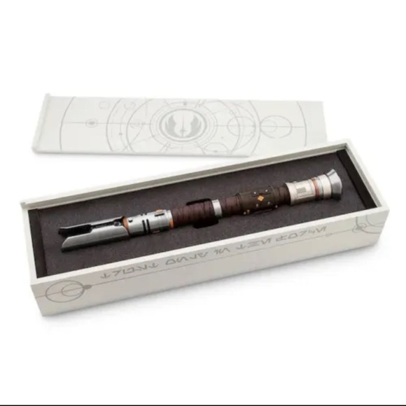 NIB Cal Kestis Limited Edition Light Saber Hilt. - Picture 2 of 3